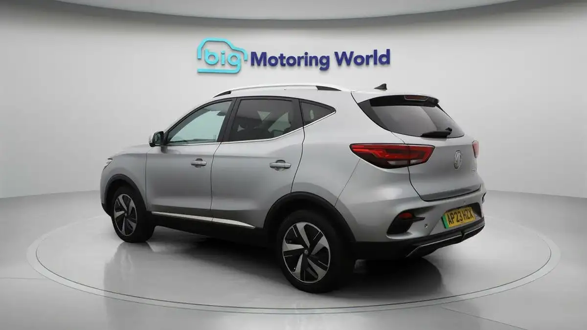 2023-mg-zs-suv-e-trophy-ev-176ps-big-5