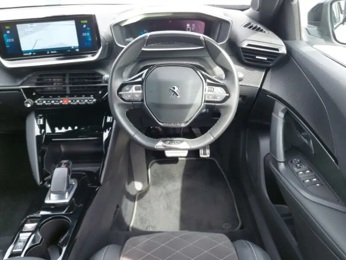 2022-peugeot-2008-suv-e-gt-premium-big-6