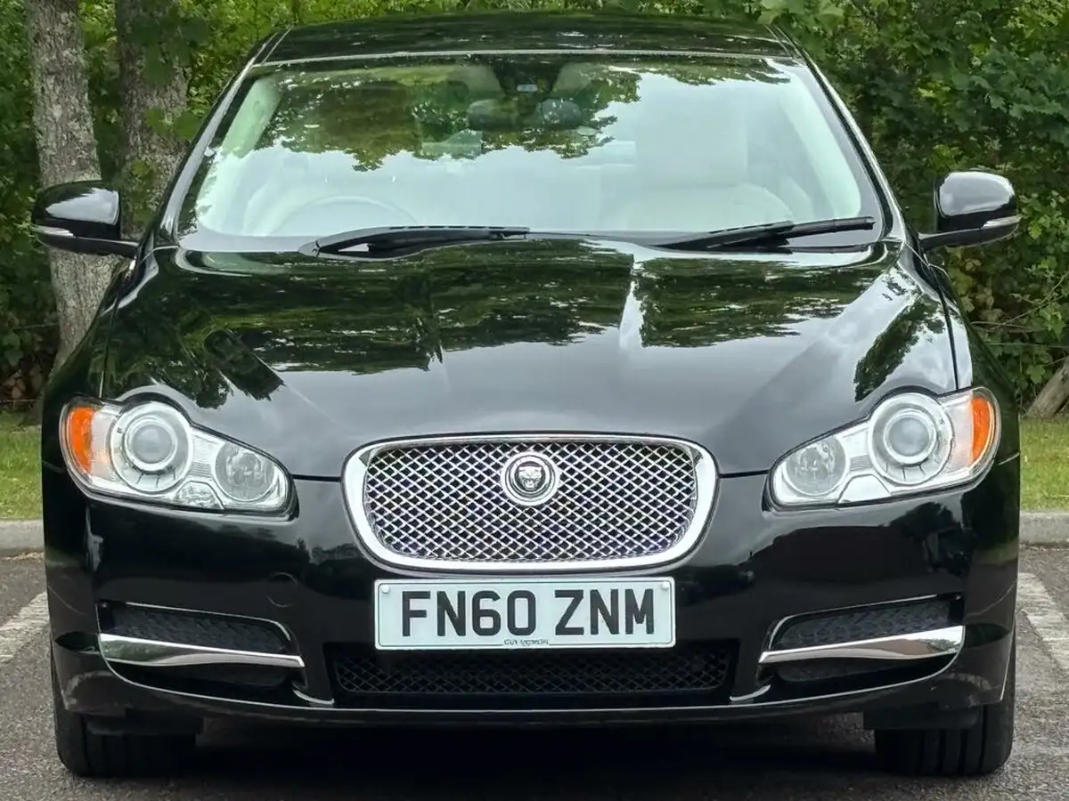2010-jaguar-xf-30-luxury-big-19