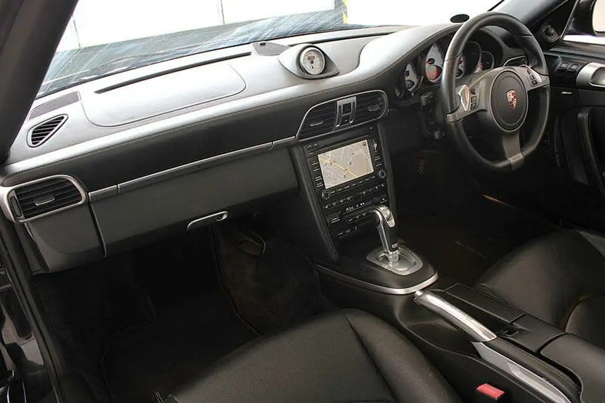 2023-porsche-taycan-e-turbo-s-big-2