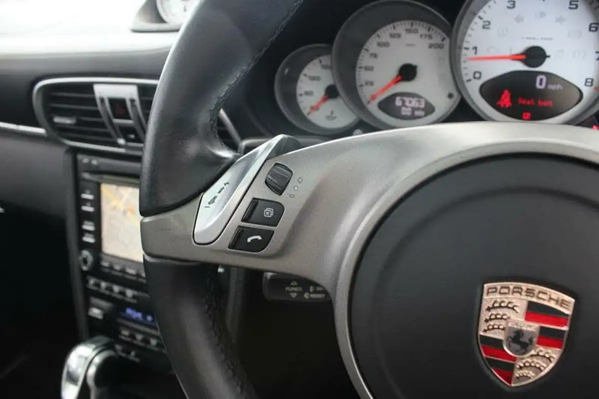 2023-porsche-taycan-e-turbo-s-big-26
