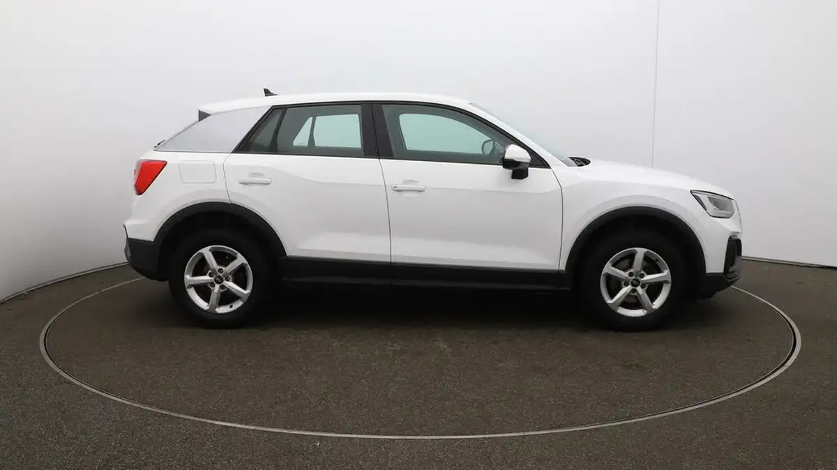 2022-audi-q2-10-30-tfsi-technik-big-48