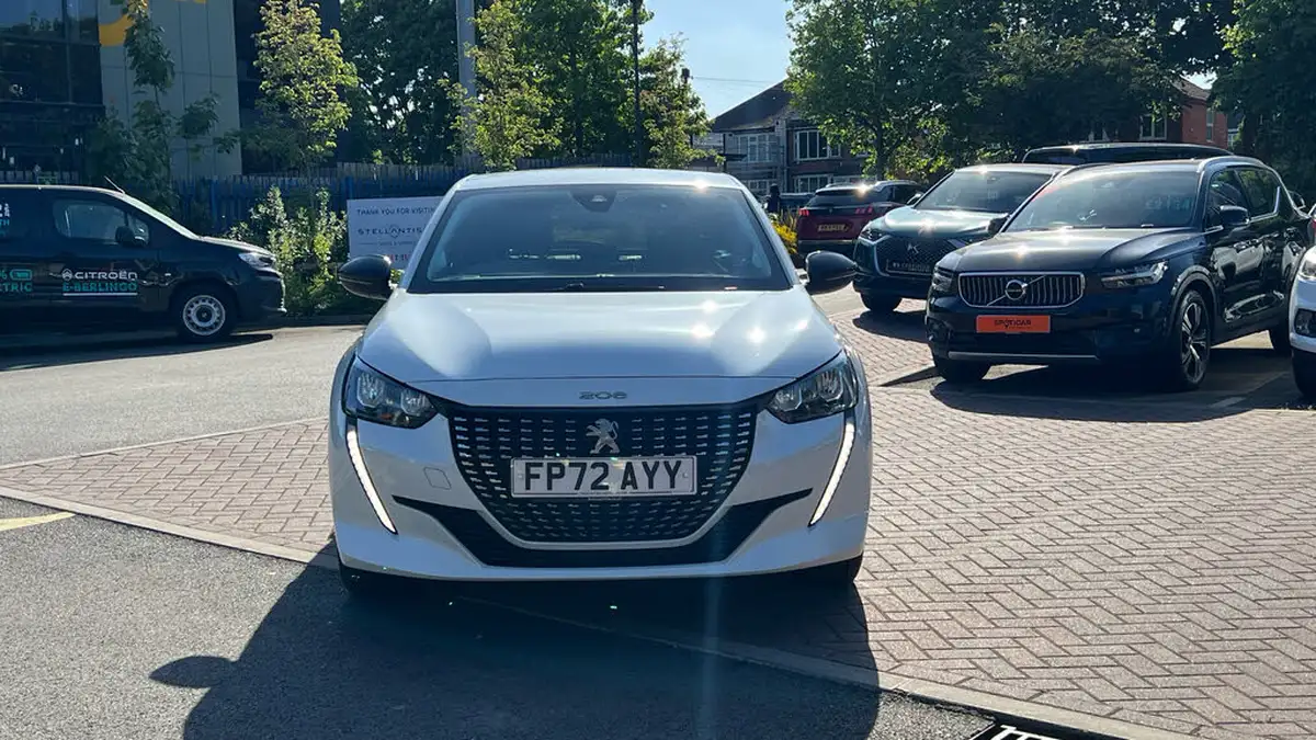 2022-peugeot-208-12-puretech-allure-premium-100ps-big-7