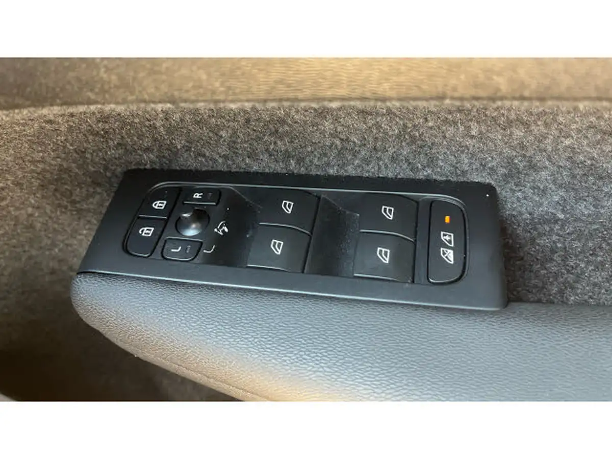 2024-volvo-xc40-20-b4-plus-big-26