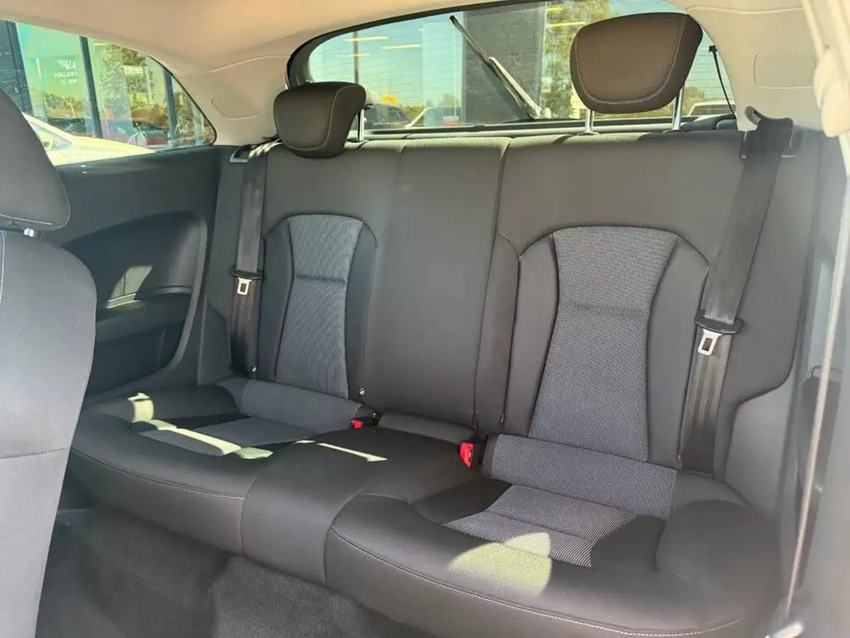 2015-audi-a1-16tdi-sport-hatchback-3d-big-18