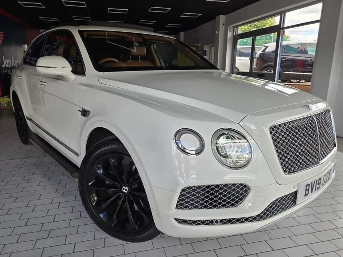 2019-bentley-bentayga-40-v8-big-25