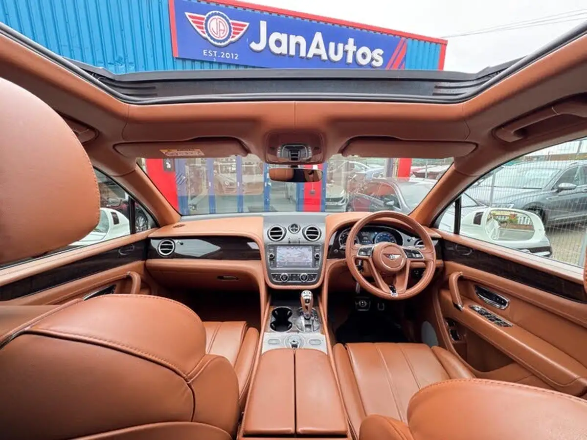 2019-bentley-bentayga-40-v8-big-1