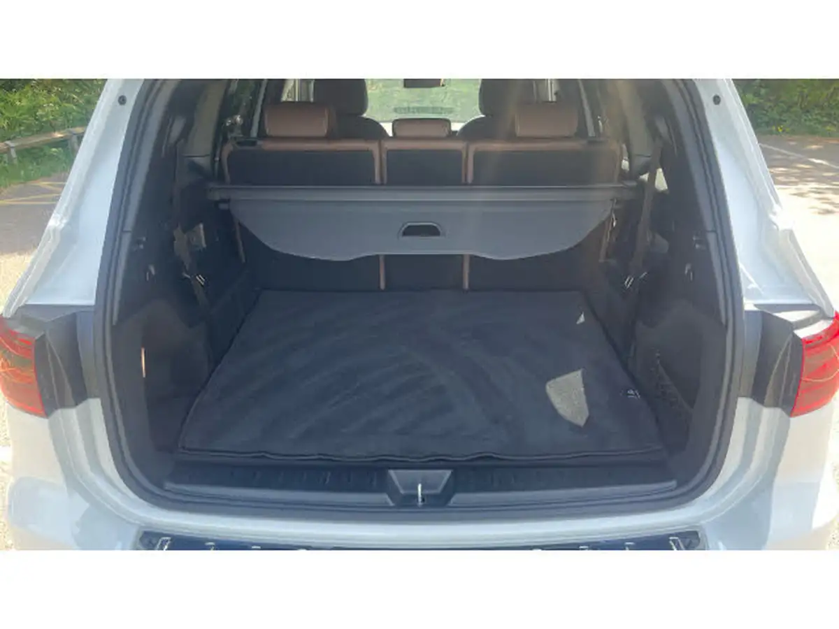 2023-mercedes-benz-glb-class-13-glb200-amg-line-executive-big-3