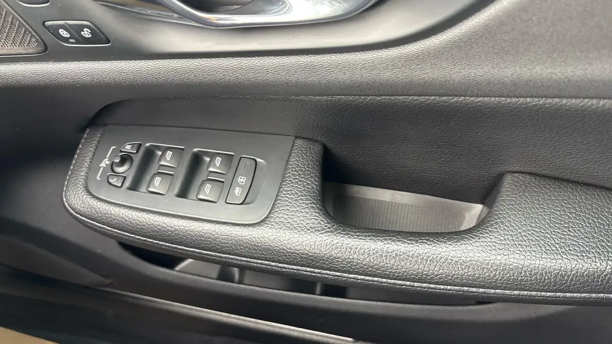 2018-volvo-v60-20td-d4-inscription-geartronic-big-21