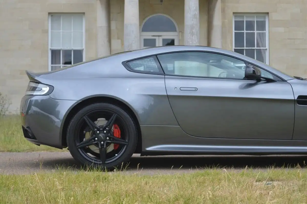 2017-aston-martin-vantage-47-v8-vantage-s-coupe-big-11