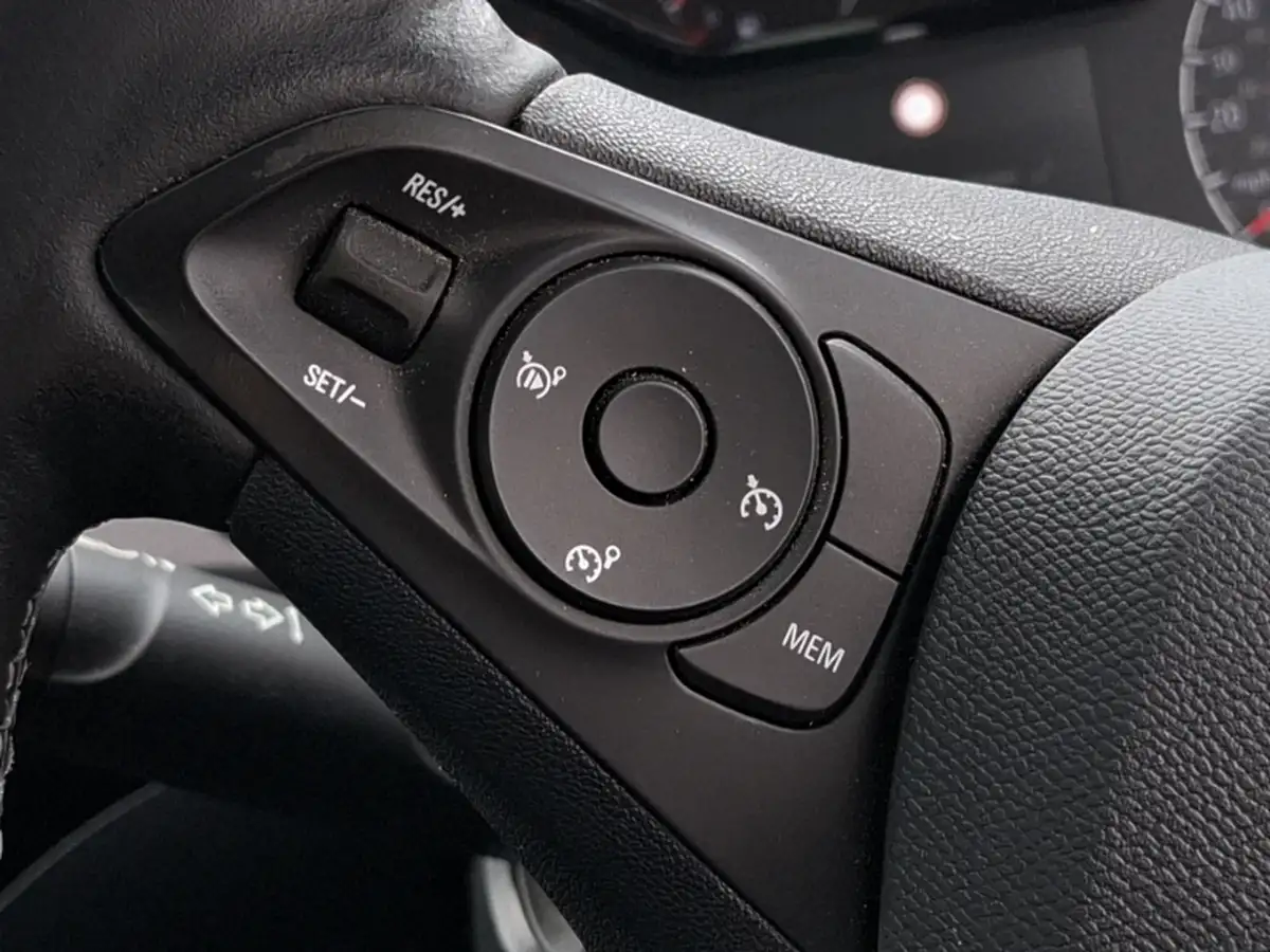 2025-jeep-wrangler-20-gme-sahara-big-17