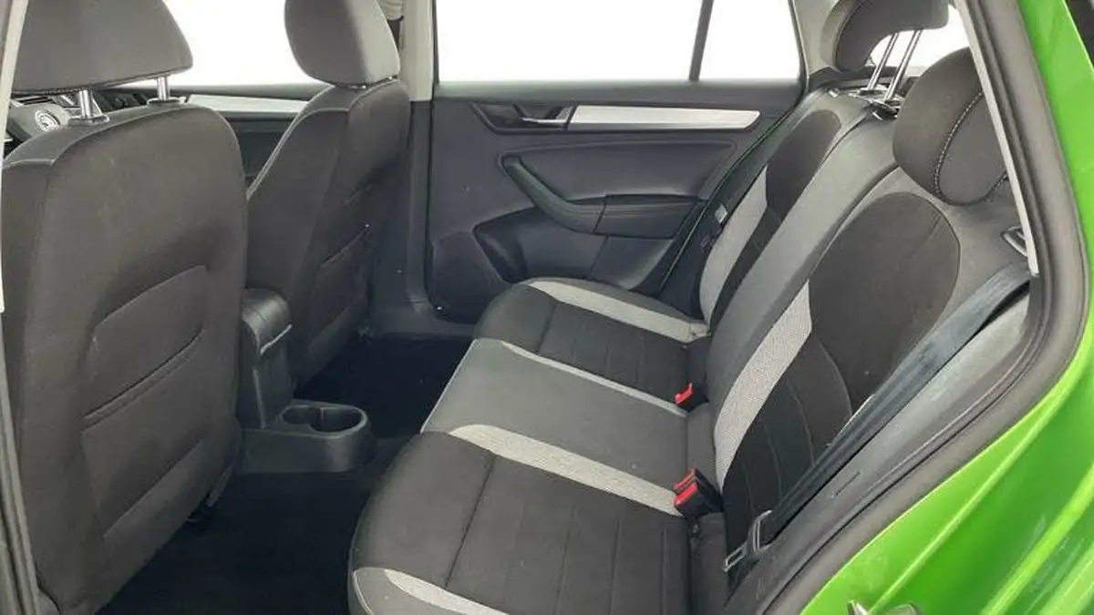 2018-skoda-rapid-spaceback-10-tsi-se-tech-109ps-big-31