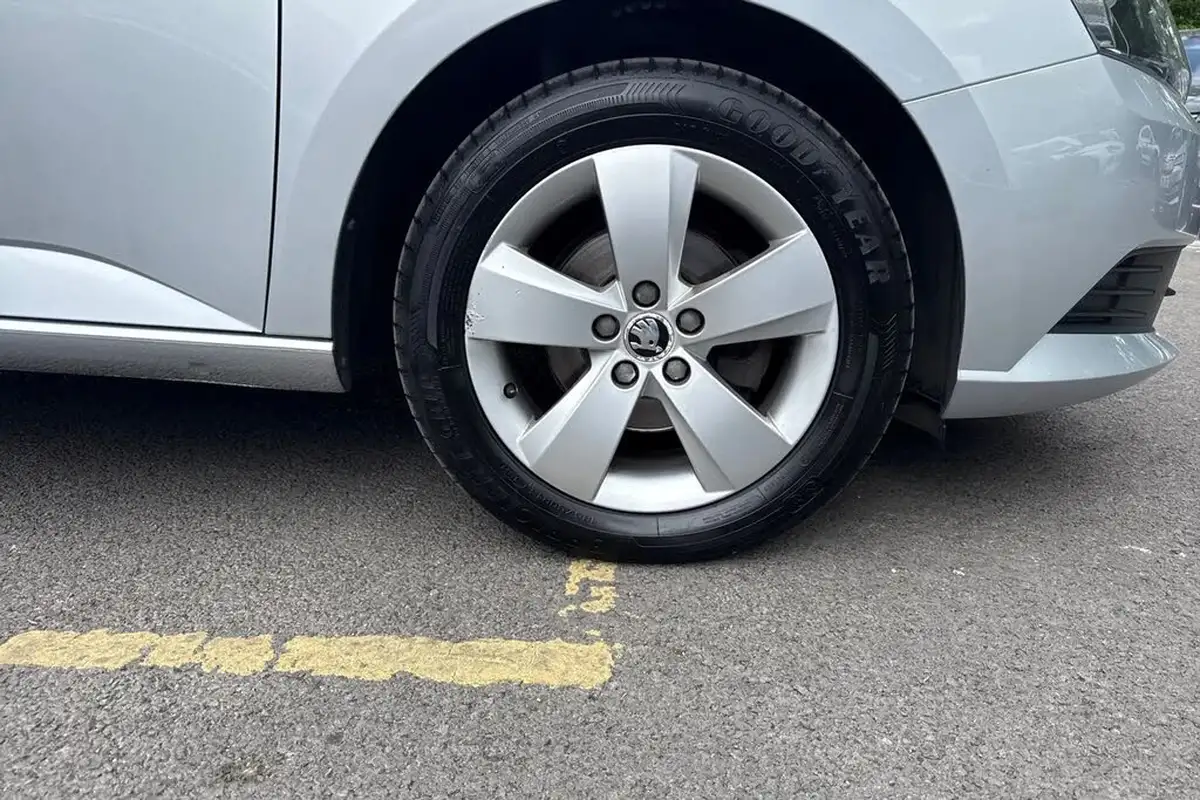 2018-skoda-fabia-10-tsi-se-95ps-ss-hatchback-big-9