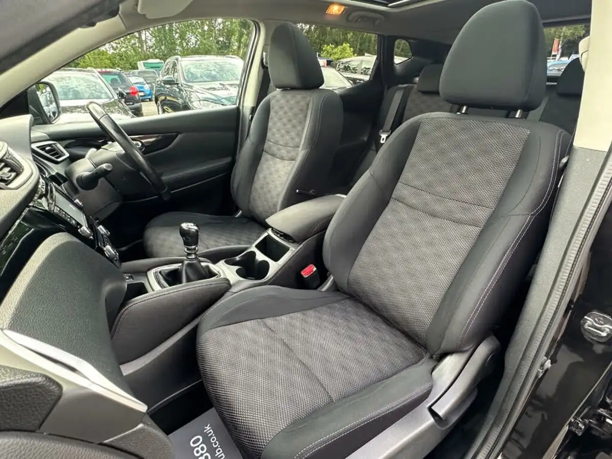 2014-nissan-qashqai-15dci-acenta-premium-big-47