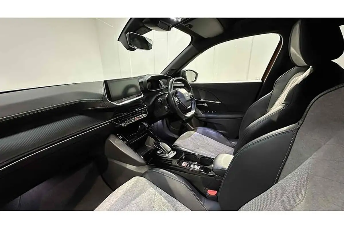 2021-peugeot-2008-suv-e-gt-premium-big-20
