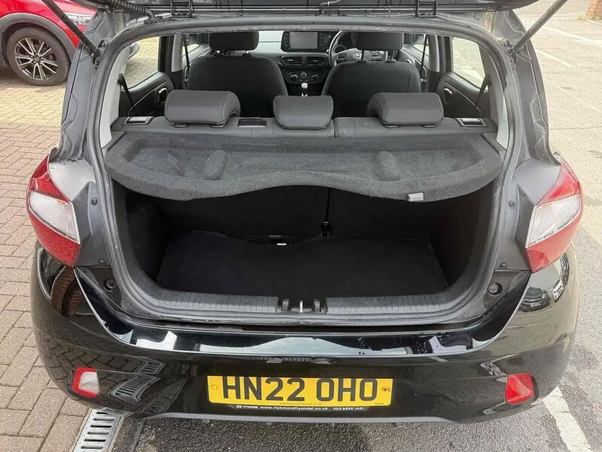 2022-hyundai-i10-10-se-connect-big-21