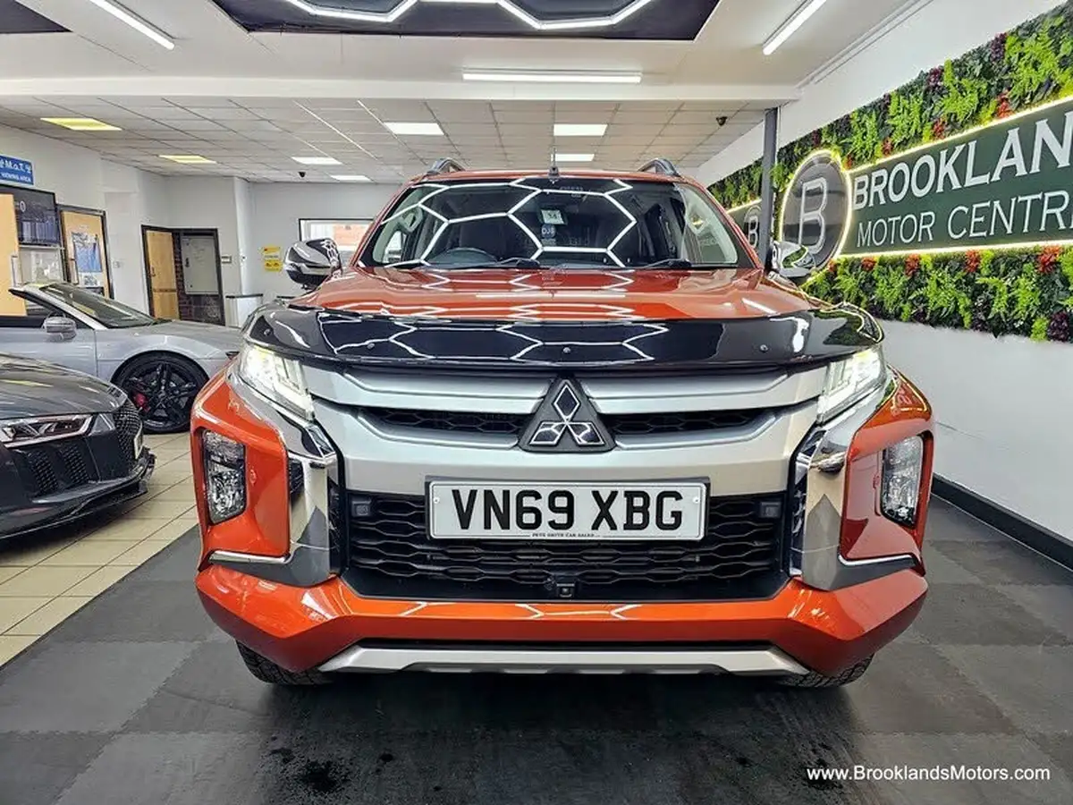 2019-mitsubishi-l200-22di-d-barbarian-x-big-3