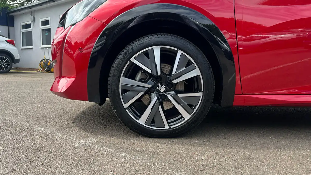 2022-peugeot-208-12-puretech-gt-100bhp-big-13
