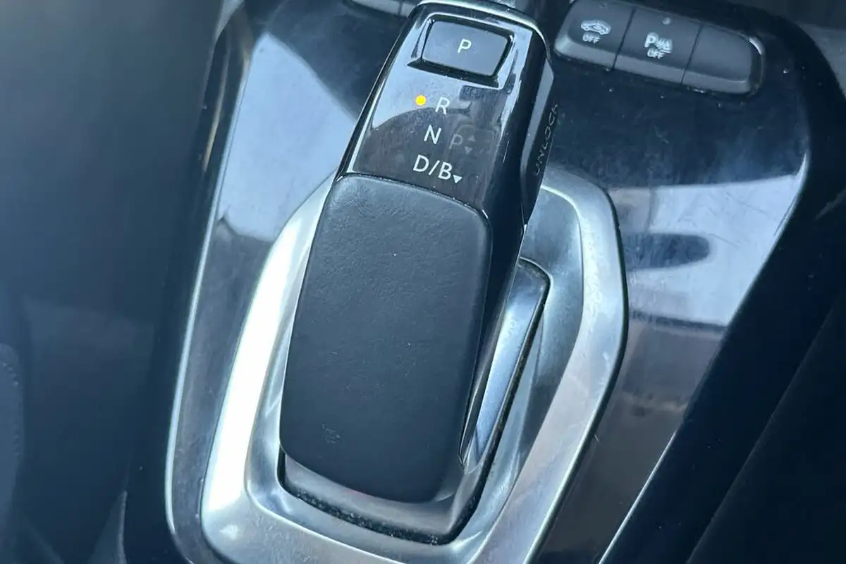 2021-vauxhall-corsa-e-elite-nav-big-24