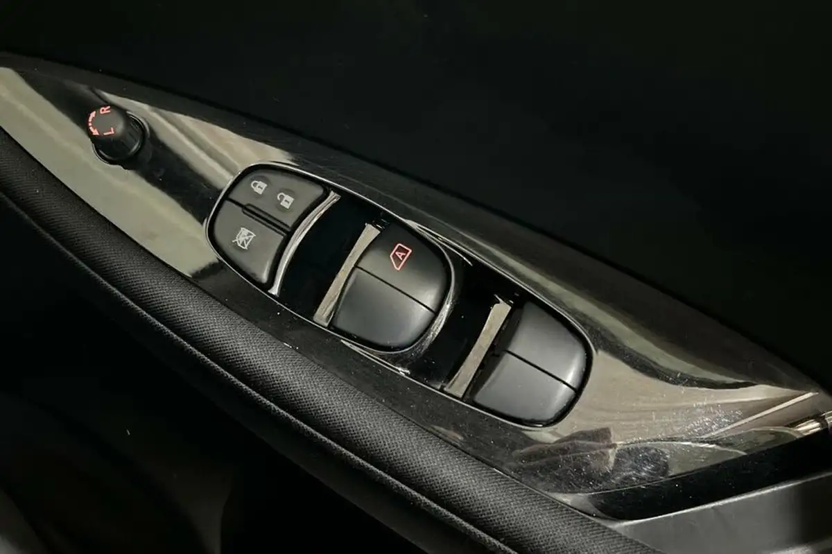 2019-nissan-leaf-e-acenta-big-31