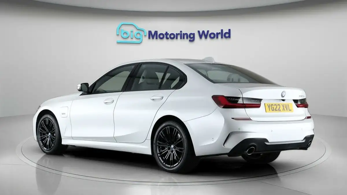 2022-bmw-3-series-20-330e-m-sport-pro-pack-saloon-4d-big-4