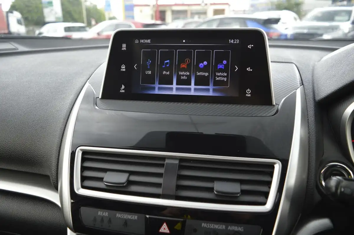 2018-mitsubishi-eclipse-cross-15-4-auto-big-18