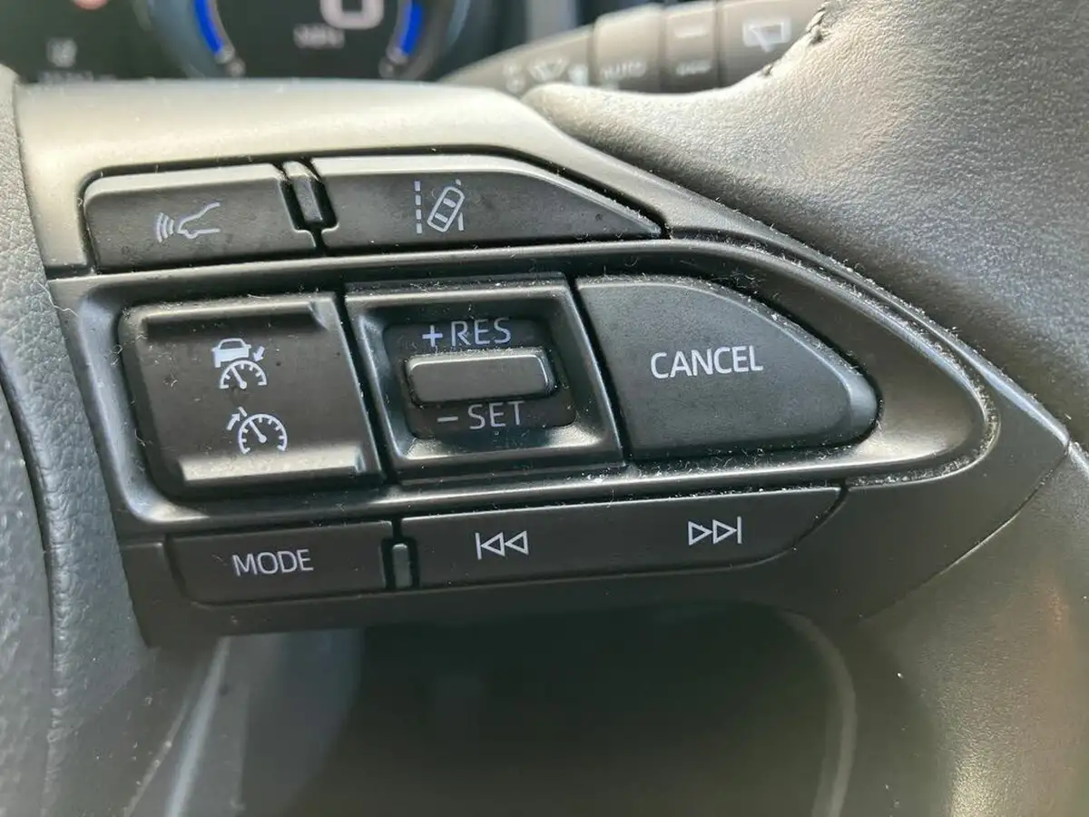 2022-mazda-mazda2-15-select-big-45