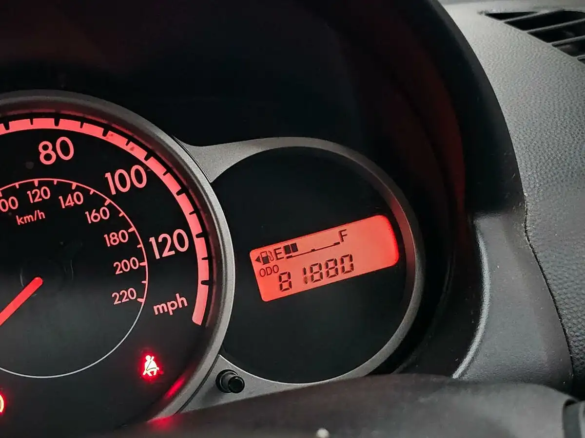 2013-mazda-mazda2-13-ts-air-con-big-76