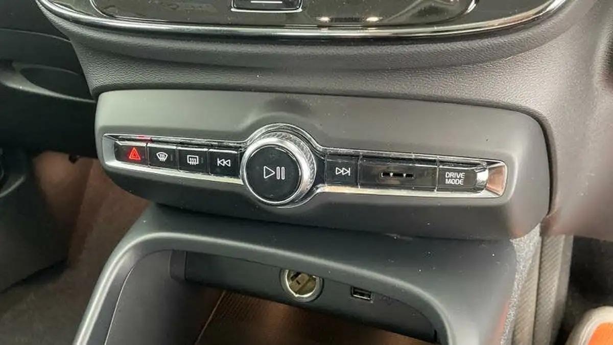 2022-volvo-xc40-15-t5-inscription-pro-big-24