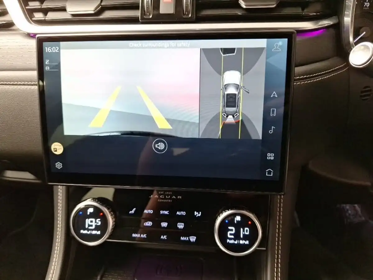 2022-jaguar-f-pace-20-p250-r-dynamic-black-big-17
