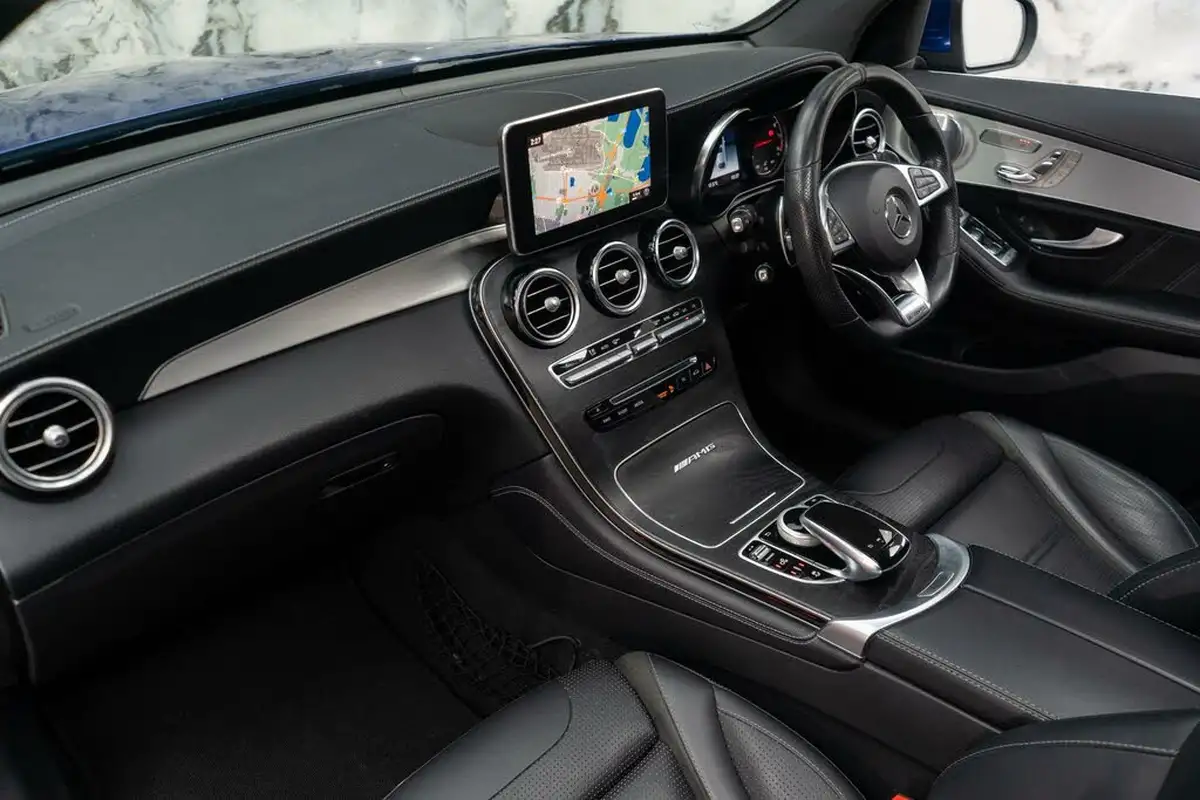 2018-mercedes-benz-glc-class-40-glc-amg-63-premiumss-coupe-4d-big-27