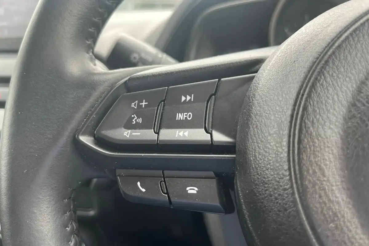 2018-mazda-mazda2-15-sport-black-big-22