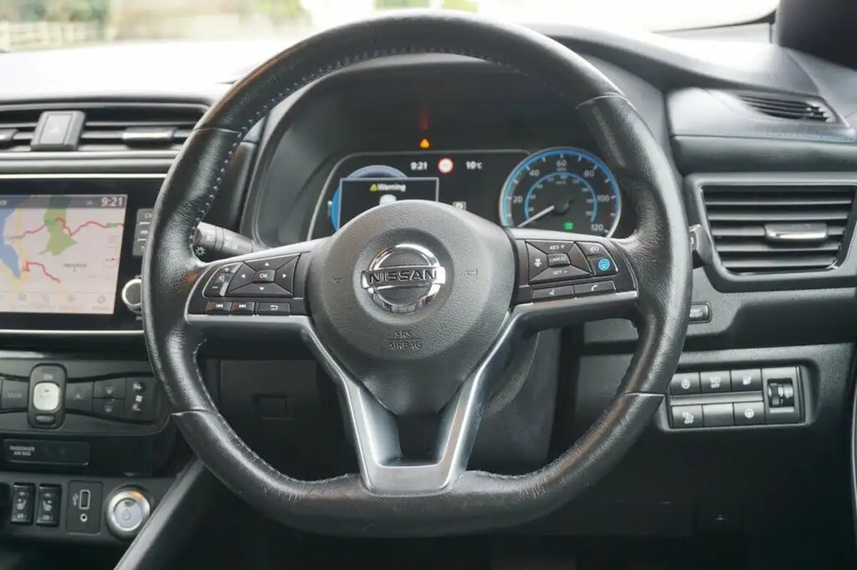 2021-nissan-leaf-e-e-tekna-big-17
