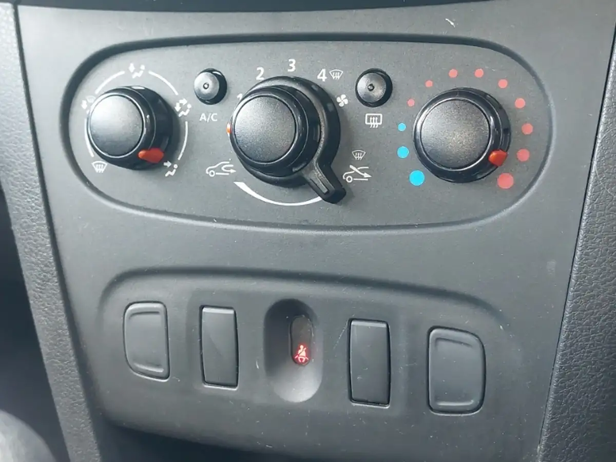 2019-dacia-sandero-stepway-09-tce-essential-big-17