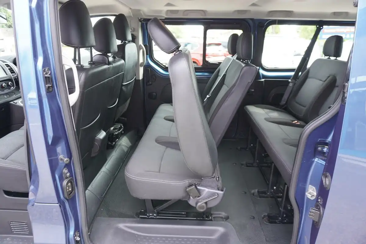 2020-renault-trafic-passenger-20dci-ll30-170-sport-nav-big-28