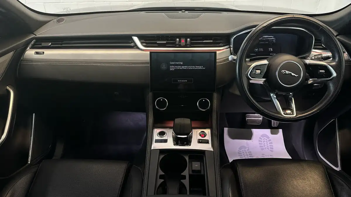 2022-jaguar-f-pace-20-p400e-r-dynamic-se-big-10
