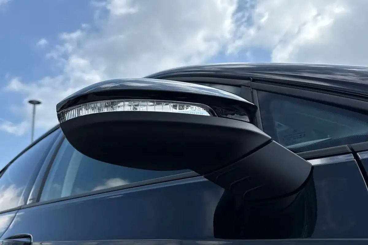 2025-volkswagen-golf-15-etsi-match-big-25