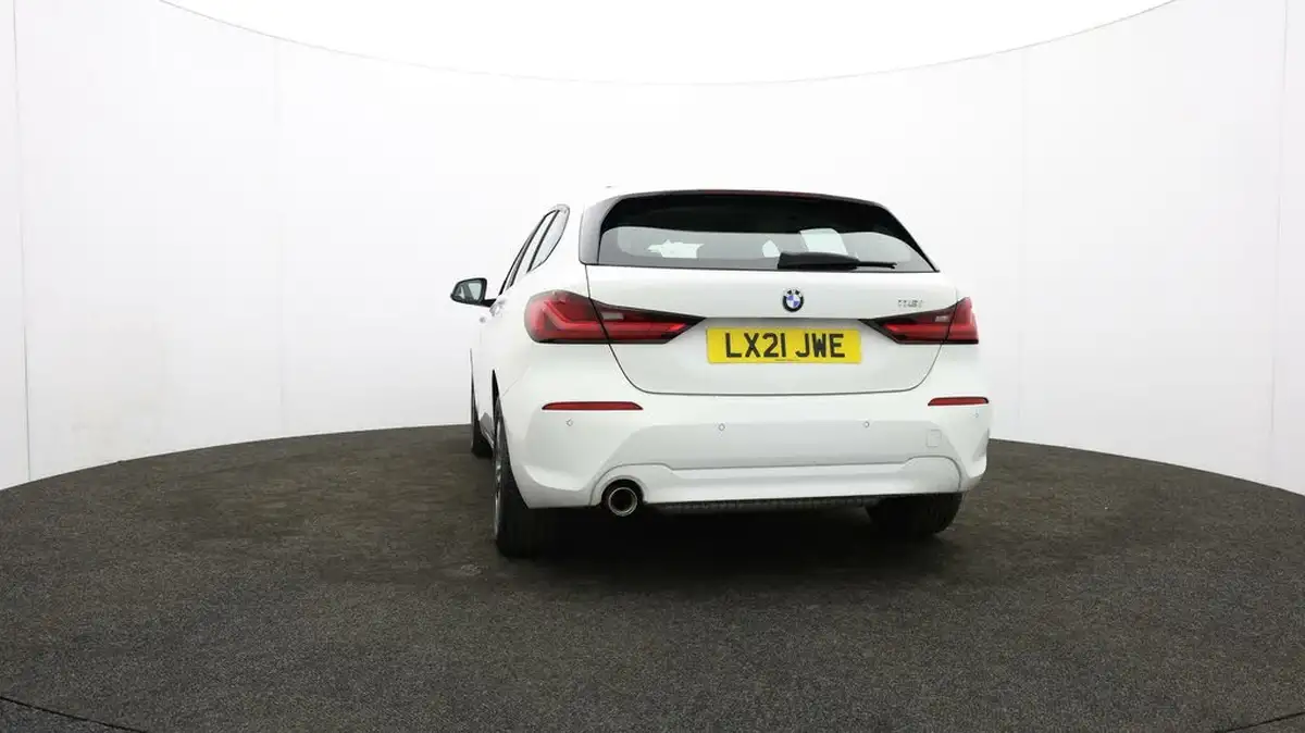 2021-bmw-1-series-15-118i-se-lcp-big-79