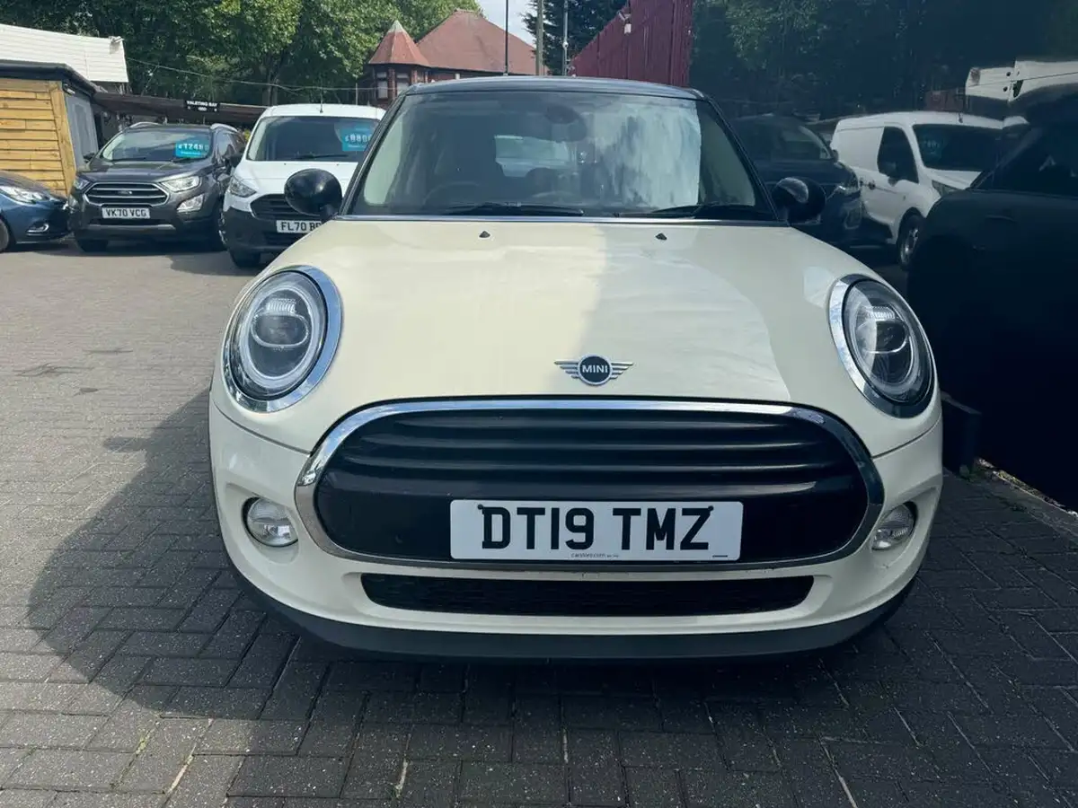 2019-mini-cooper-15-cooper-classic-hatchback-5d-big-8