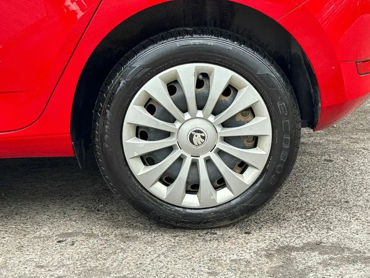 2019-skoda-fabia-10-mpi-s-ss-hatchback-big-7