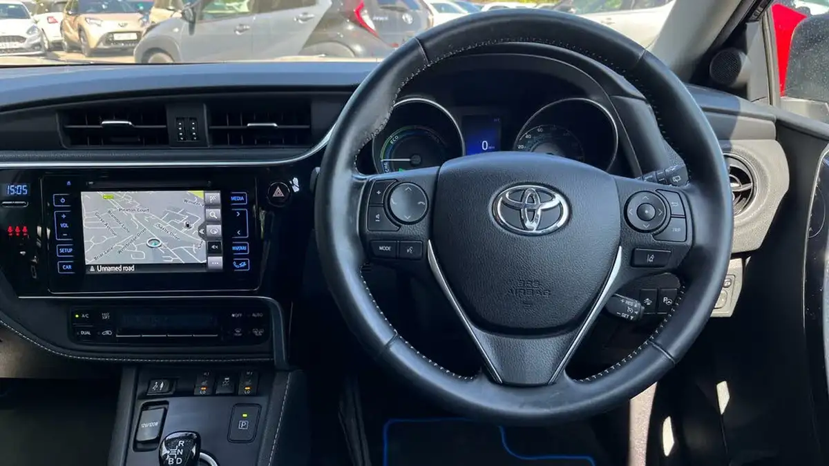2017-toyota-auris-18-vvt-i-hsd-excel-tss-hatchback-big-5