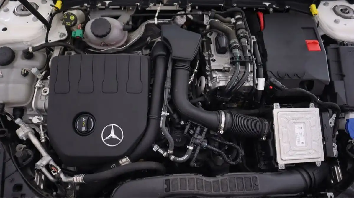 2021-mercedes-benz-a-class-13-a250e-amg-line-hatchback-5d-big-18