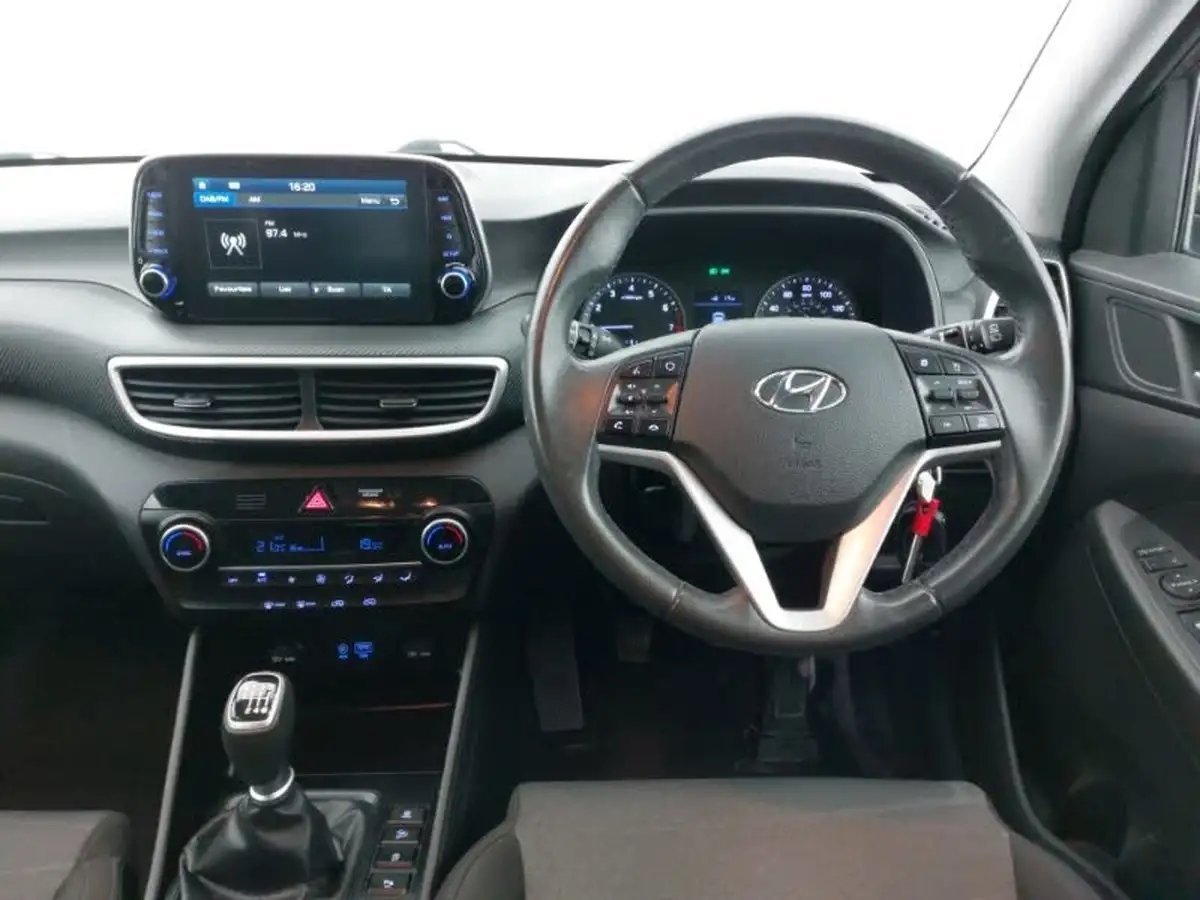2019-hyundai-tucson-16-gdi-se-nav-big-6