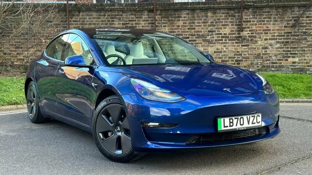 2020-tesla-model-3-e-long-range-big-9