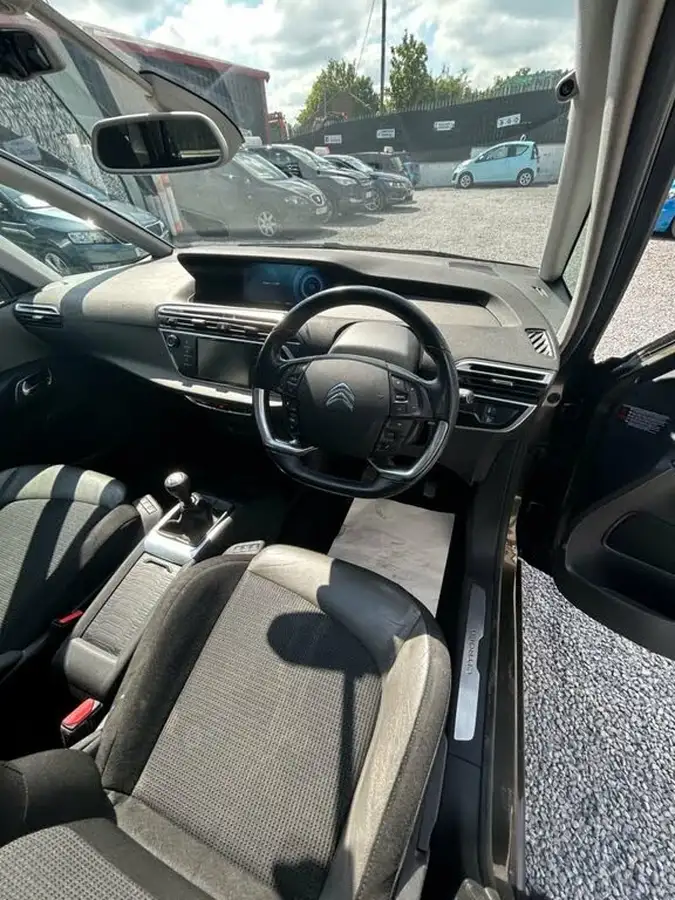 2014-citroen-grand-c4-picasso-16e-hdi-exclusive-big-15