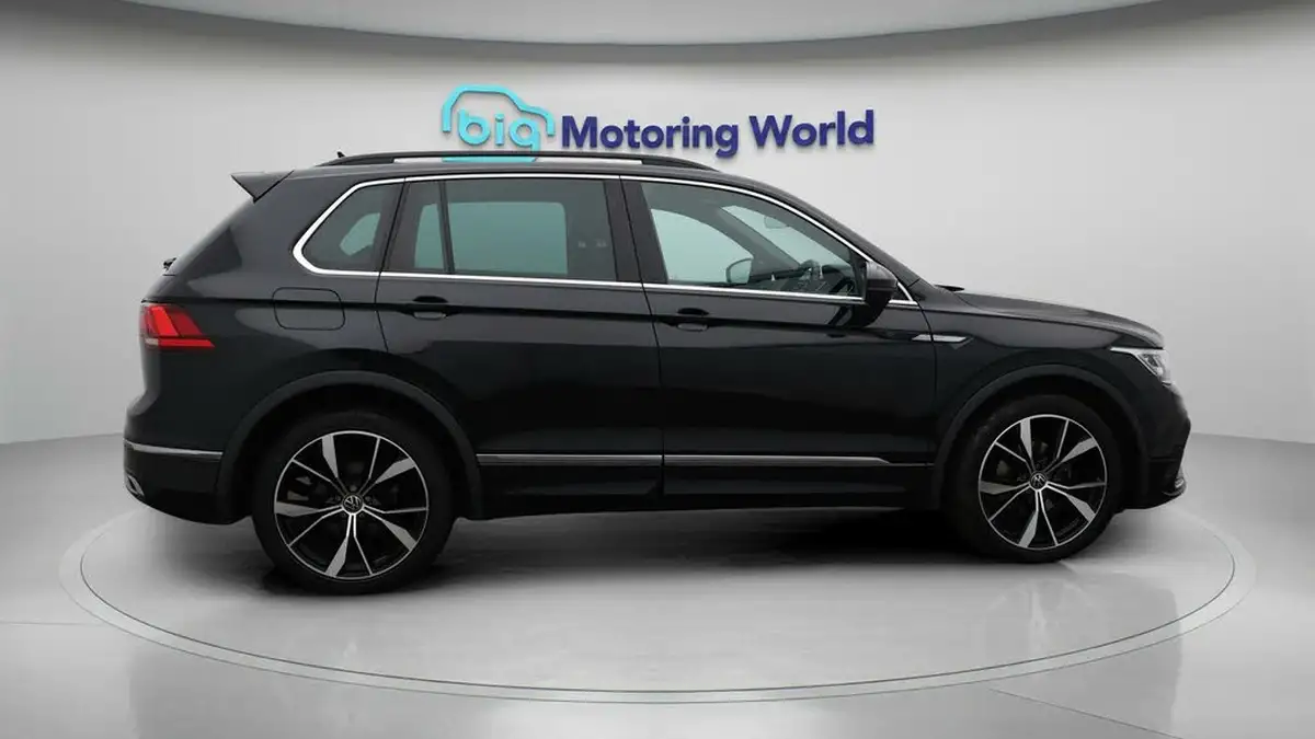 2021-volkswagen-tiguan-15-tsi-r-line-big-8