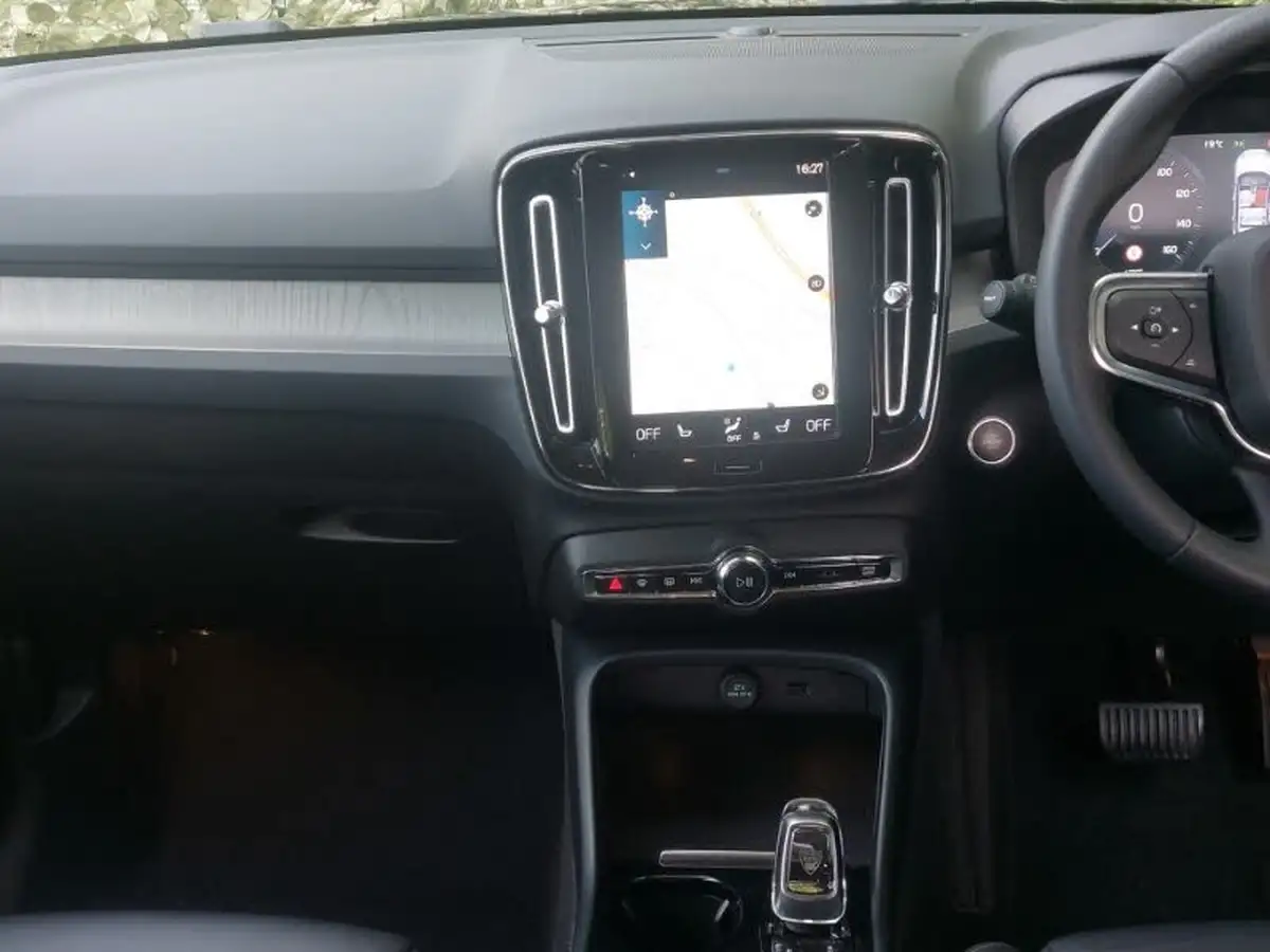 2021-volvo-xc40-15-t5-inscription-pro-258bhp-big-9