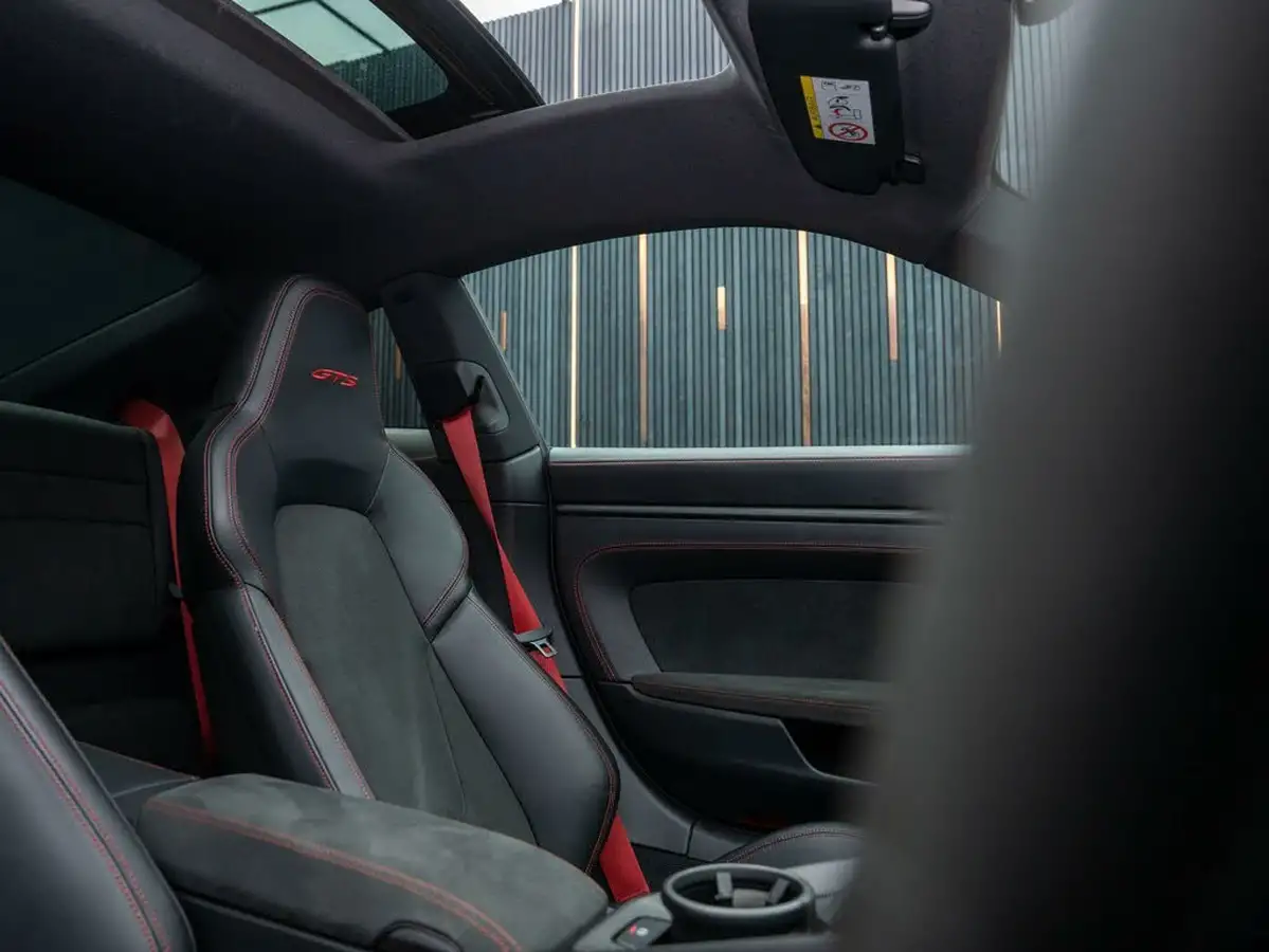 2022-porsche-911-30-carrera-gts-coupe-pdk-big-35