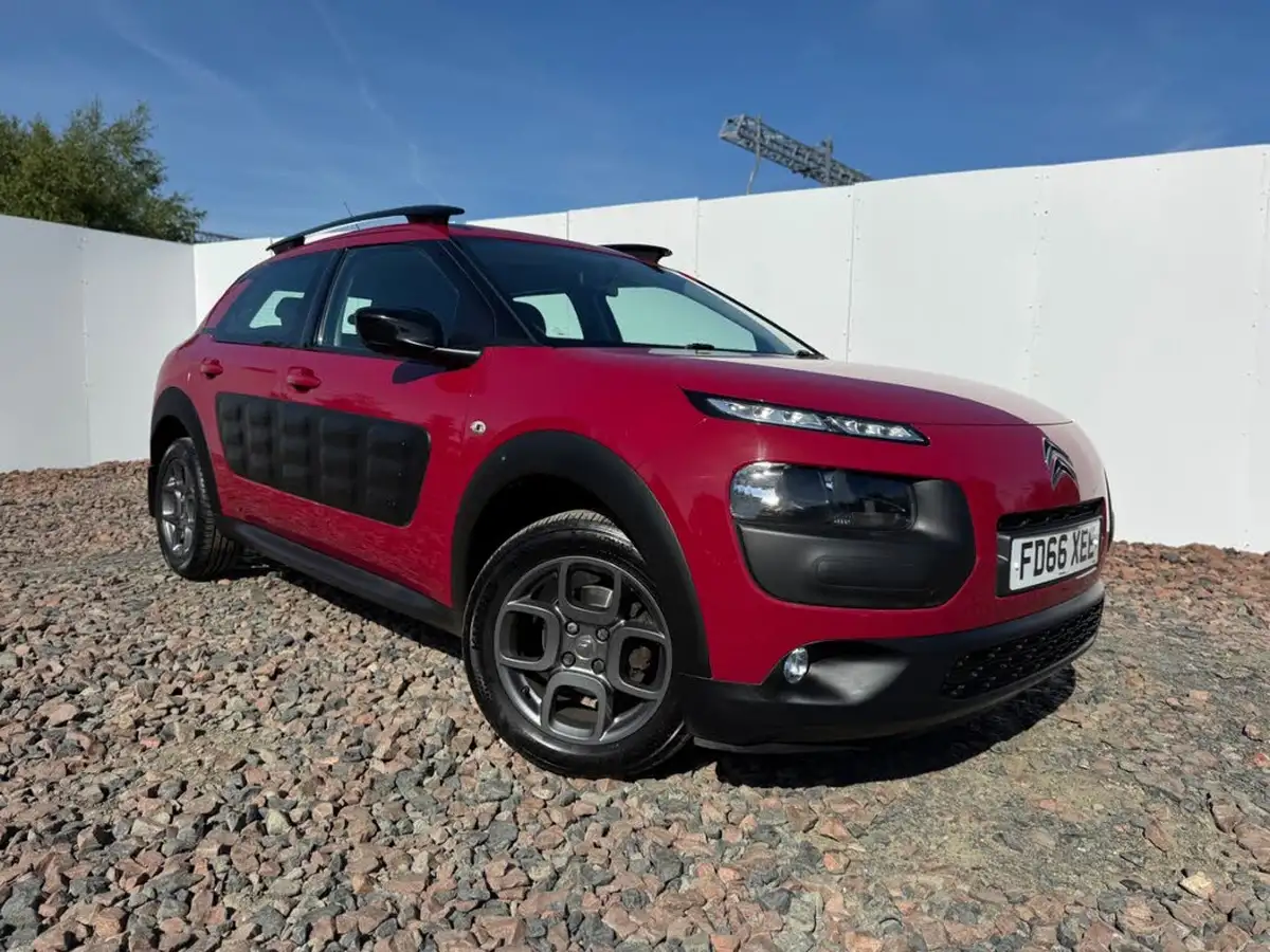 2016-citroen-c4-cactus-16bluehdi-feel-big-0
