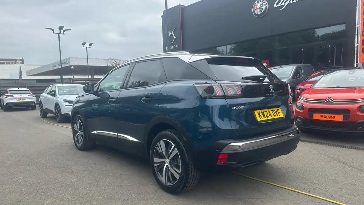 2024-peugeot-3008-suv-12-puretech-allure-130bhp-ss-eat8-big-4